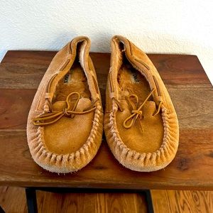 Women’s Minnetonka Moccasin Slippers
